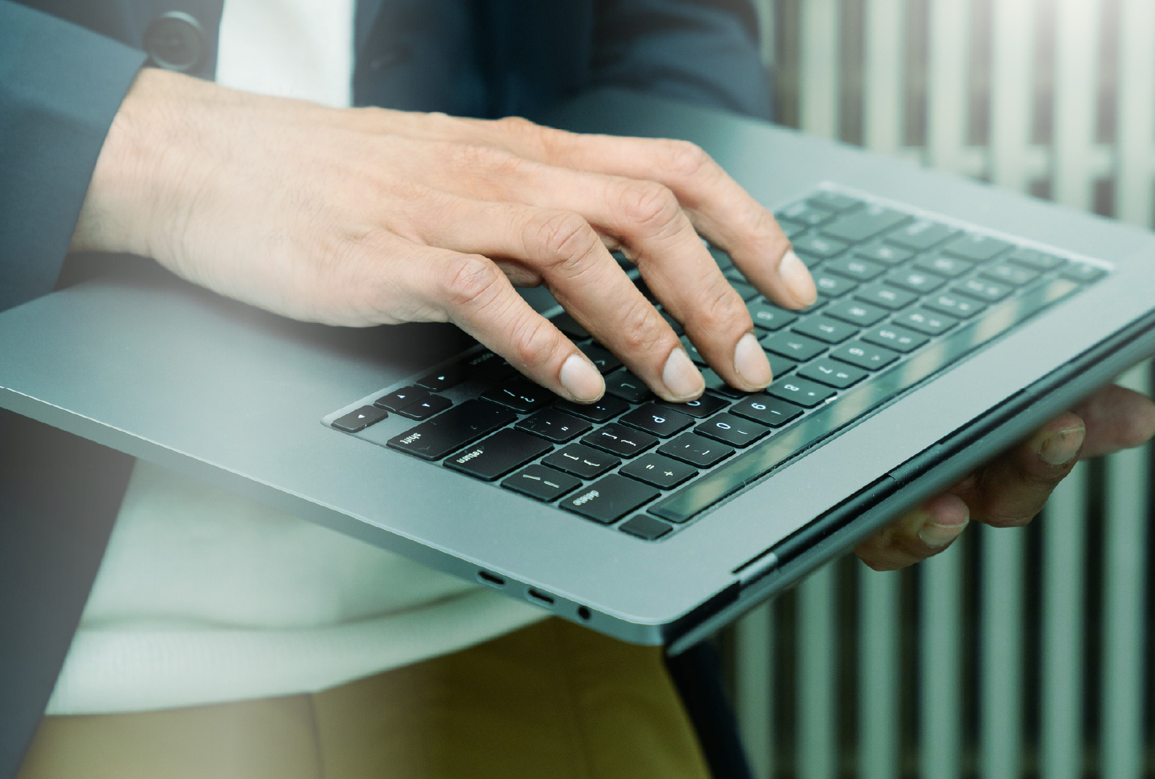 Person searching to hire and find a private investigator